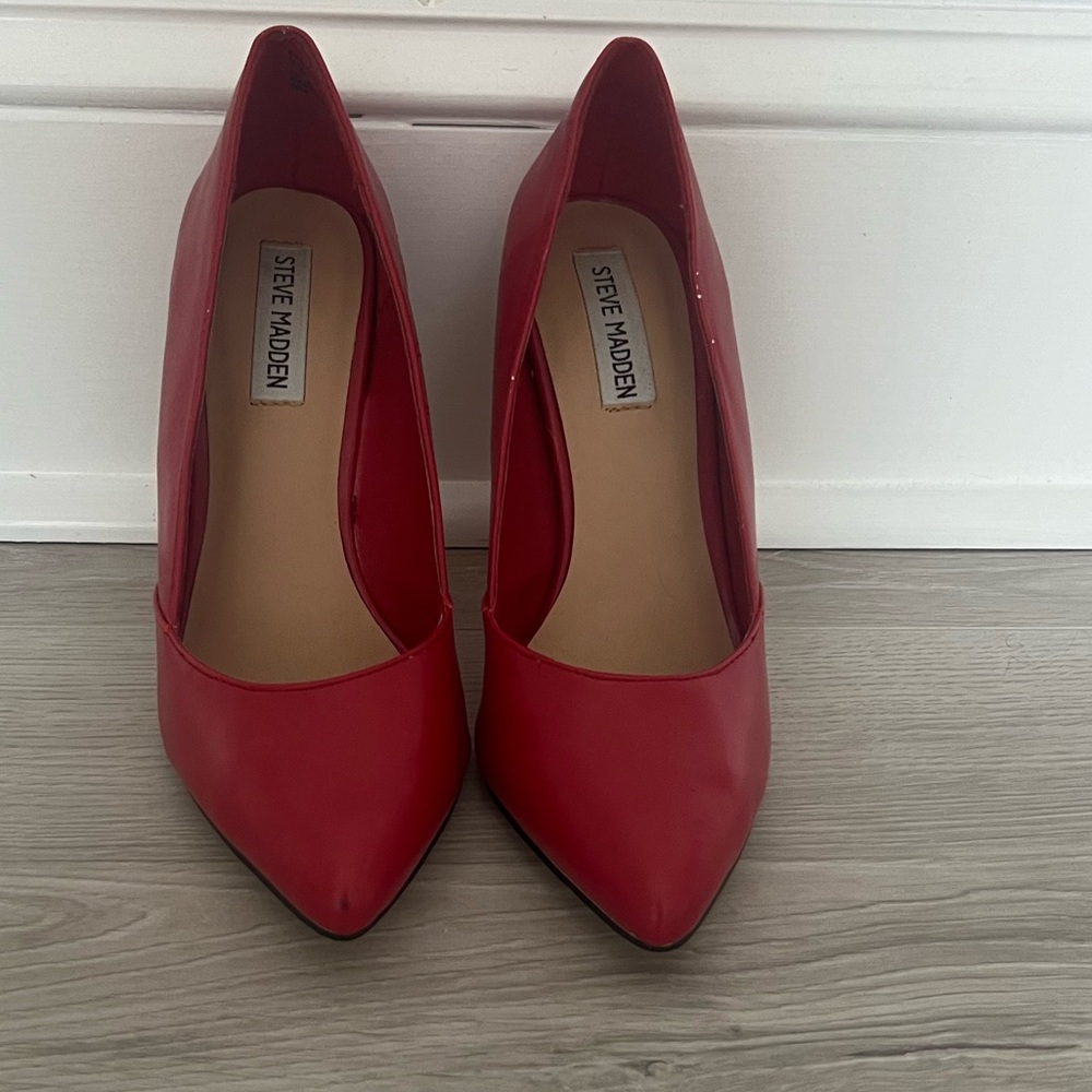 Steve Madden red stiletto pumps